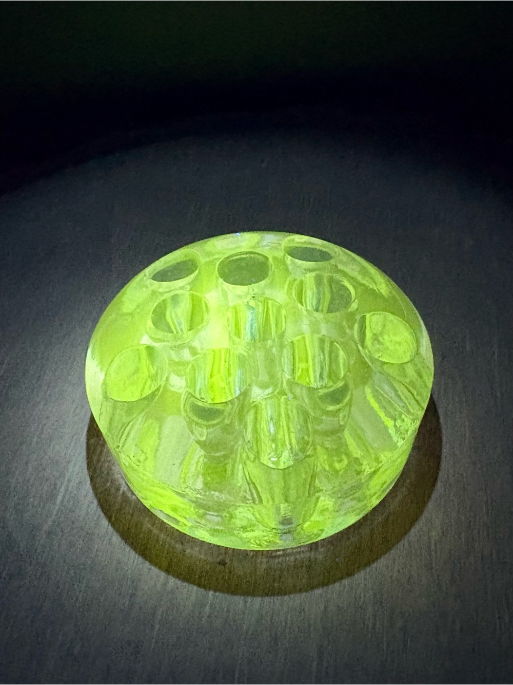 Uranium Flower Frog 3” Clear 365 & 395 Glower